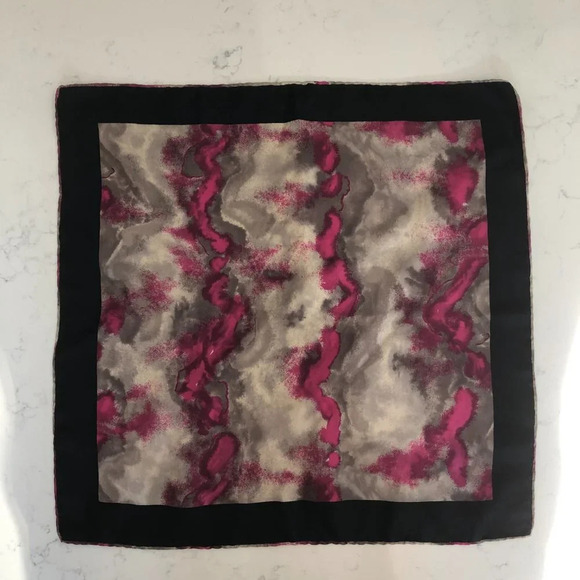 Vintage Abstract Print Scarf Rolled Edges Magenta Pink Gray Black Sz OS - Picture 6 of 6